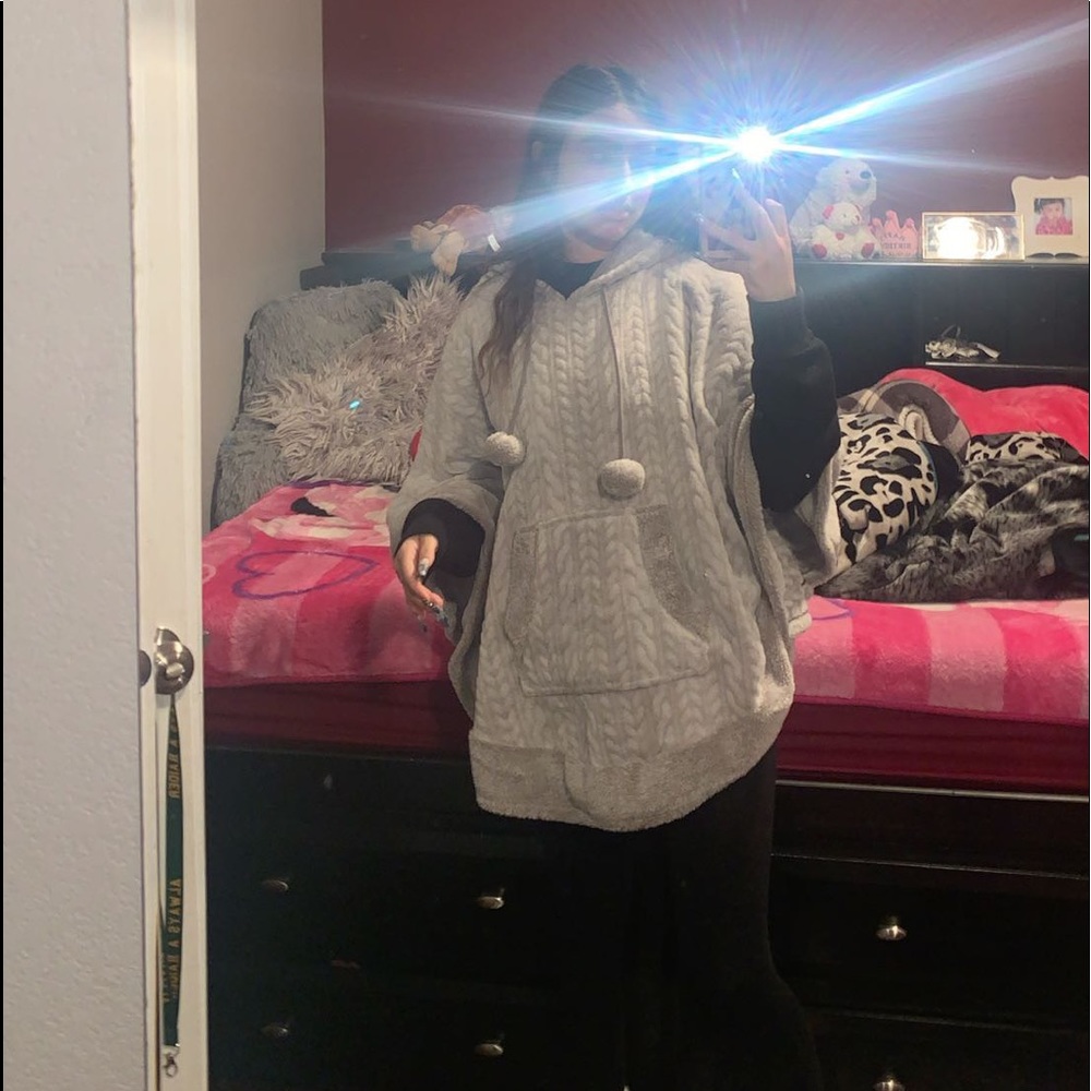 Poncho - Picture 2 of 2